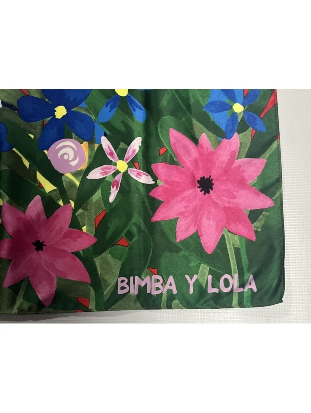 Bimba Y Lola Large Square Scarf 46” Women Floral Fashion Art Multicolor